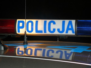 Panel świetlny z napisem policja