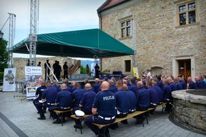 Policjanci biorący udział w konkursie Policjant Ruchu Drogowego 2019