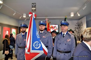 policjanci- poczet KPP w Ustrzykach Dolnych