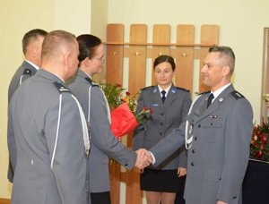Powitanie Komendanta Powiatowego policji w Jarosławiu przez policjantów i pracowników