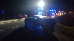 Rozbite pojazdy uczestniczące w zdarzeniu drogowym w miejscowości Olchowa
