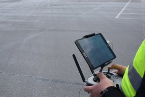 Policyjne patrole na rzeszowskich Bulwarach - policyjny dron