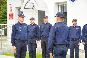 Komendant Powiatowy Policji w Jaśle składający meldunek I Zastępcy Komendanta Wojewódzkiego Policji w Rzeszowie