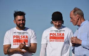 Rafał Maserak, Radosław Majdan i Dariusz Szpakowski podczas meczu charytatywnego