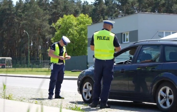 policjanci ruchu drogowego asp. Marcin Streb i asp. Łukasz Wegrzyn
