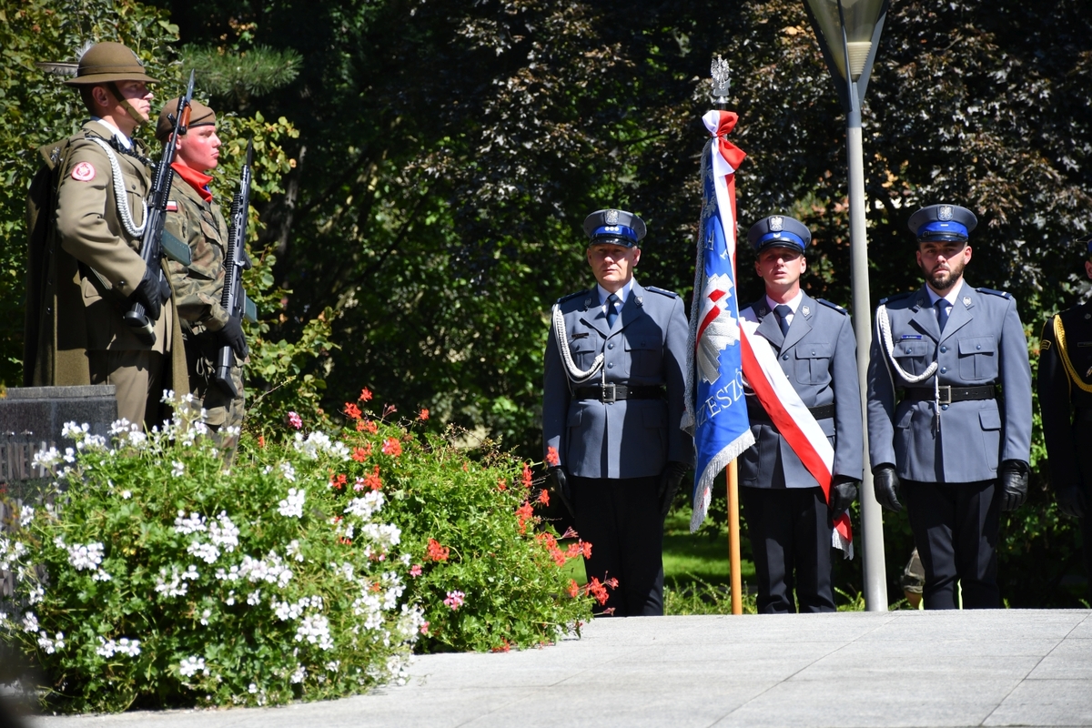 Obchody Święta Wojska Polskiego W Rzeszowie - Aktualności - Policja ...