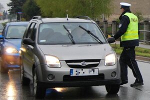 Foto: Archiwum KWP w Rzeszowie. Policjant podczas akcji "Trzeźwy poranek"
