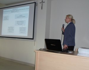 Policjanci na spotkaniu ze słuchaczami Uniwersytetu Trzeciego Wieku