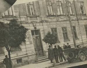 Na zdjęciu Powiatowa Komenda Policji Państwowej w Przeworsku - 1934 r. (zdj. Tajny Detektyw)