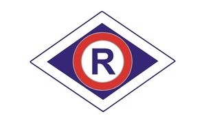 Logo Ruchu Drogowego. Na białym tle widoczna litera R