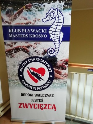 Plakat &quot;V Nocnego Charytatywnego Maratonu Pływackiego&quot;.