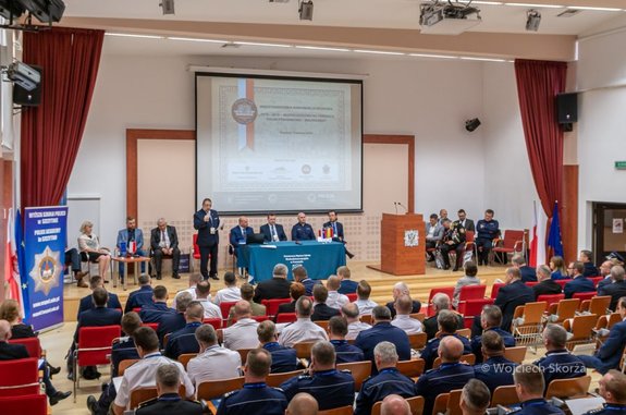 Aula/ konferencja naukowa z okazji 100-lecia Policji Państwowej