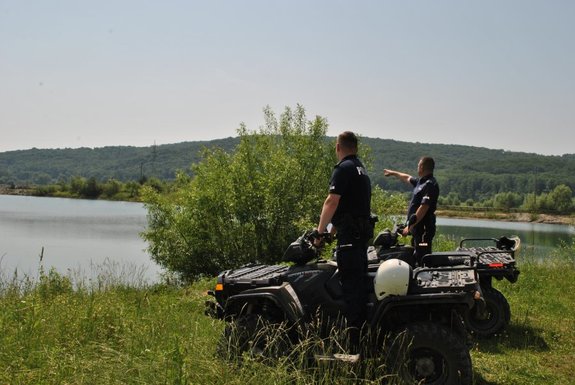 Policjanci nad wodą -patrol