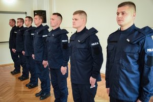 Policjanci podczas uroczystego ślubowania