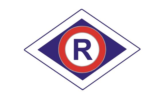 Na zdjęcie logo wydziału ruchu drogowego.