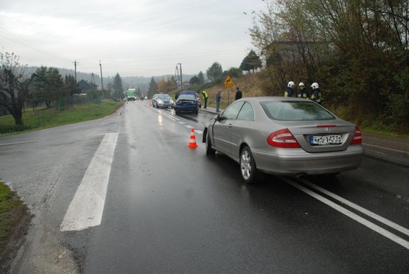 Miejsce zdarzenia drogowego w miejscowości Łączki Kucharskie