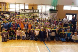 Policjanci podczas spotkania z dziećmi w Laszkach