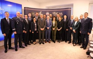 biegli z laboratorium kryminalistycznego w Rzeszowie podczas uroczystości nadania uprawnień