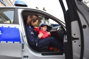 Fabianek i Sebastian podczas odwiedzin w Komendzie Wojewódzkiej Policji w Rzeszowie