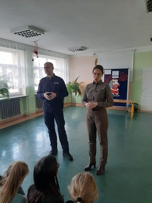 Policjant spotkał się z uczniami w Łężanach