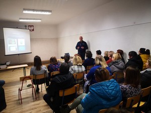 Spotkanie profilaktyczne z rodzicami i nauczycielami w Jasionce.