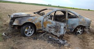 Spalony samochód - Kręcili &quot;bączki&quot;, aż doprowadzili do pożaru auta