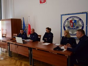 Wideokonferencja dotycząca organizacji letniego wypoczynku dzieci i młodzieży