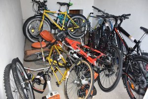 Odzyskane z kradzieży rowery oraz piły spalinowe