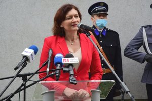 Na zdjęciu dr Ewa Leniart, Wojewoda Podkarpacki, przy mównicy
