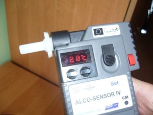 Zdjęcie poglądowe - urządzenie do pomiaru stanu trzeźwości - alkomat