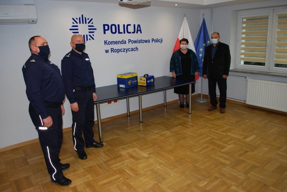 prezentacja ozonatora w Komendzie Powiatowej Policji w Ropczycach