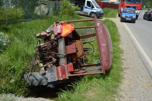 uszkodzenia powypadkowe ciągnika rolniczego w Króliku Polskim
