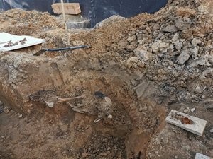 Fragment ludzkiego szkieletu znaleziony podczas prac budowlanych