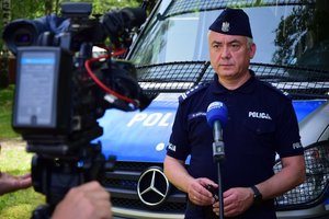 Komendant Wojewódzki Policji w Rzeszowie w trakcie udzielania wywiadu