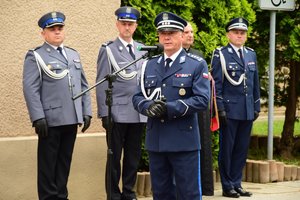 Na pierwszym planie Komendant Wojewódzki Policji w Rzeszowie, w tle kierownictwo KWP w Rzeszowie.