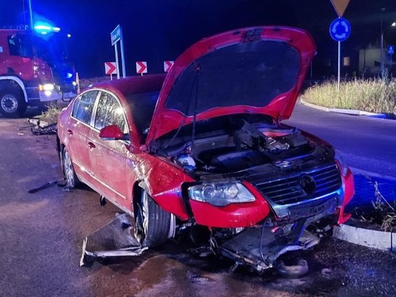 Rozbity pojazd marki volkswagen biorący udział w wypadku na K 94