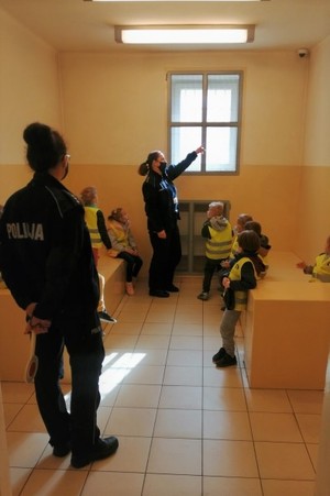 Dzieci odwiedziły przeworskich policjantów