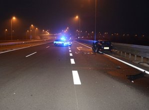 Miejsce zdarzenia drogowego autostrada A4 pojazd Renault Megane