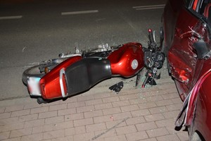 uszkodzenia powypadkowe motocykla i samochodu