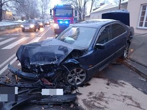 Uszkodzenia pojazdu sprawcy BMW