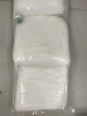 amfetamina (biały proszek) w woreczkach foliowych
