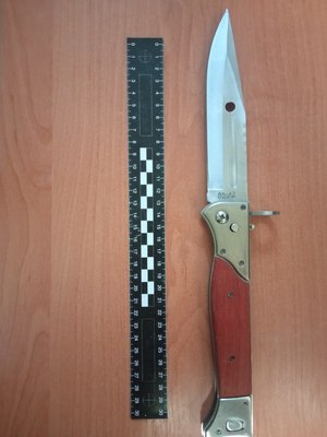 nóż typu bagnet, którym grożono kierowcy autobusu