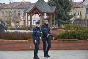 policjantki podczas patrolu