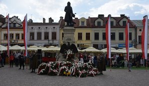 Obchody uchwalenia Konstytucji 3 Maja na Rynku w Rzeszowie