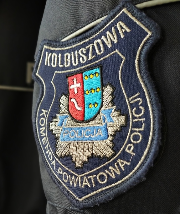 naszywka z napisem Komenda Powiatowa Policji w Kolbuszowej