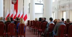 Na zdjęciu uczestnicy szkolenia. Zdjęcie robione od tyłu