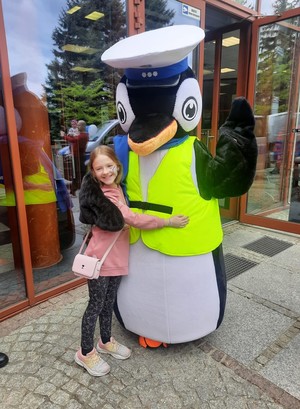 Maskotka Pingwin podczas spotkania z uczestnikami festiwalu