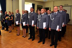 Policjanci oraz pracownicy Policji w trakcie uroczystości Święta Policji