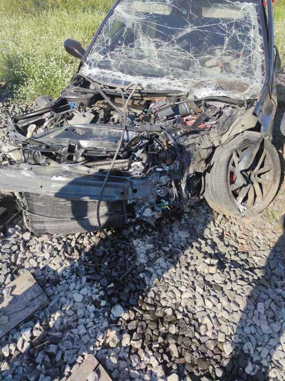 Uszkodzenia przodu pojazdu Renault Laguna