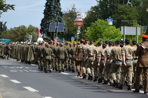 uczestnicy uroczystości wojska polskiego